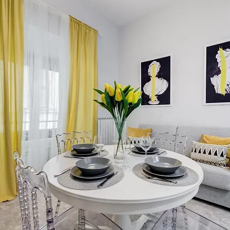 Crystal Trevi Fountain - Romedreamhome