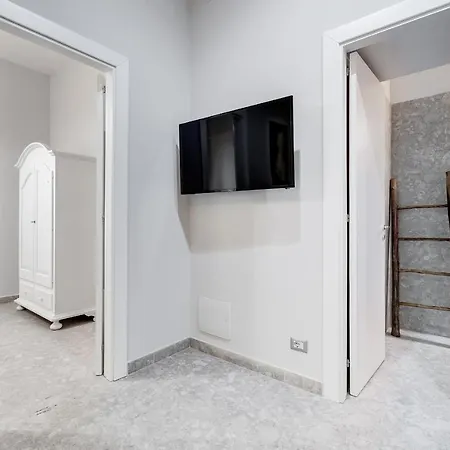 Crystal Trevi Fountain - Romedreamhome *