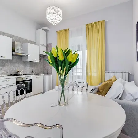 Crystal Trevi Fountain - Romedreamhome Apartman
