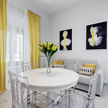 Crystal Trevi Fountain - Romedreamhome *