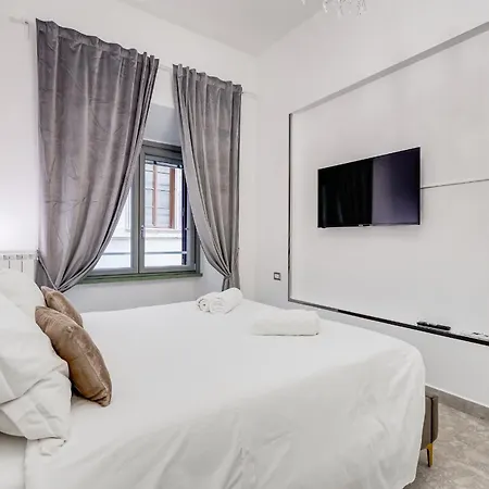 Crystal Trevi Fountain - Romedreamhome *