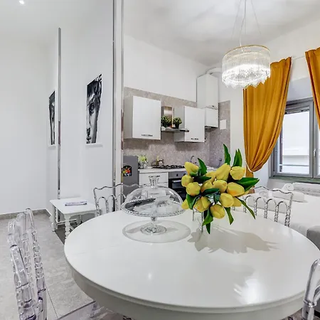 Crystal Trevi Fountain - Romedreamhome ローマ